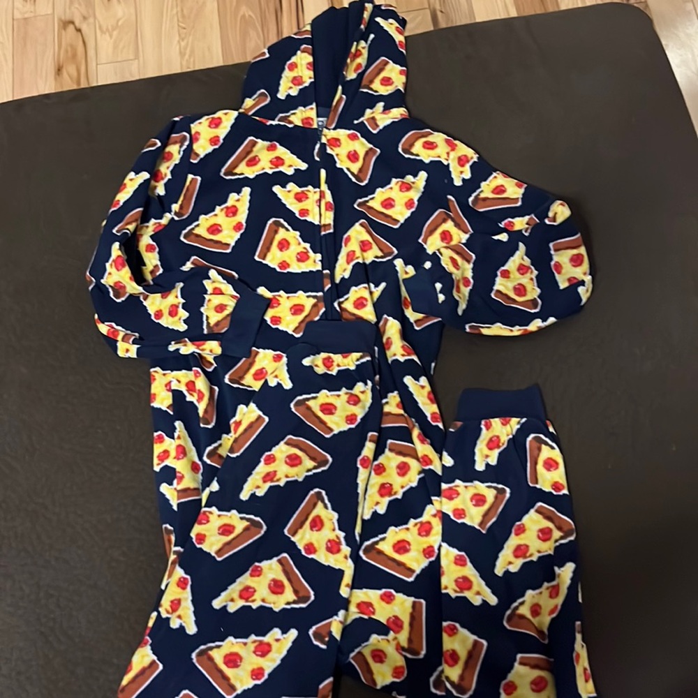 The children’s place fleece pizza onesie, size 14
